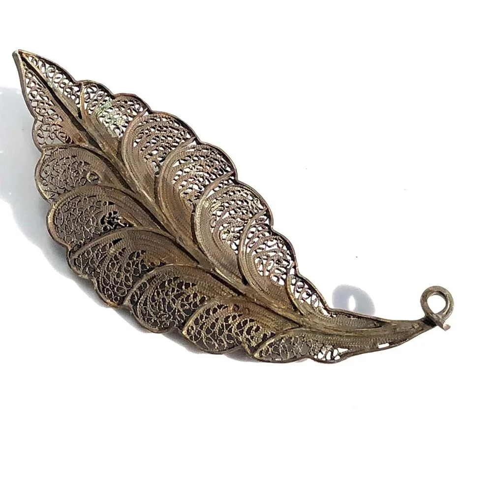 vintage filigree leaf pin brooch Portuguese brass tone delicate Victorian nature - Picture 8 of 16